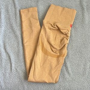 Peached by Nellie scrunchbutt leggings